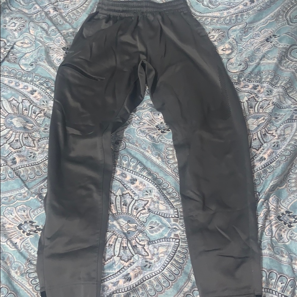 Men’s S dark gray Nike athletic pants